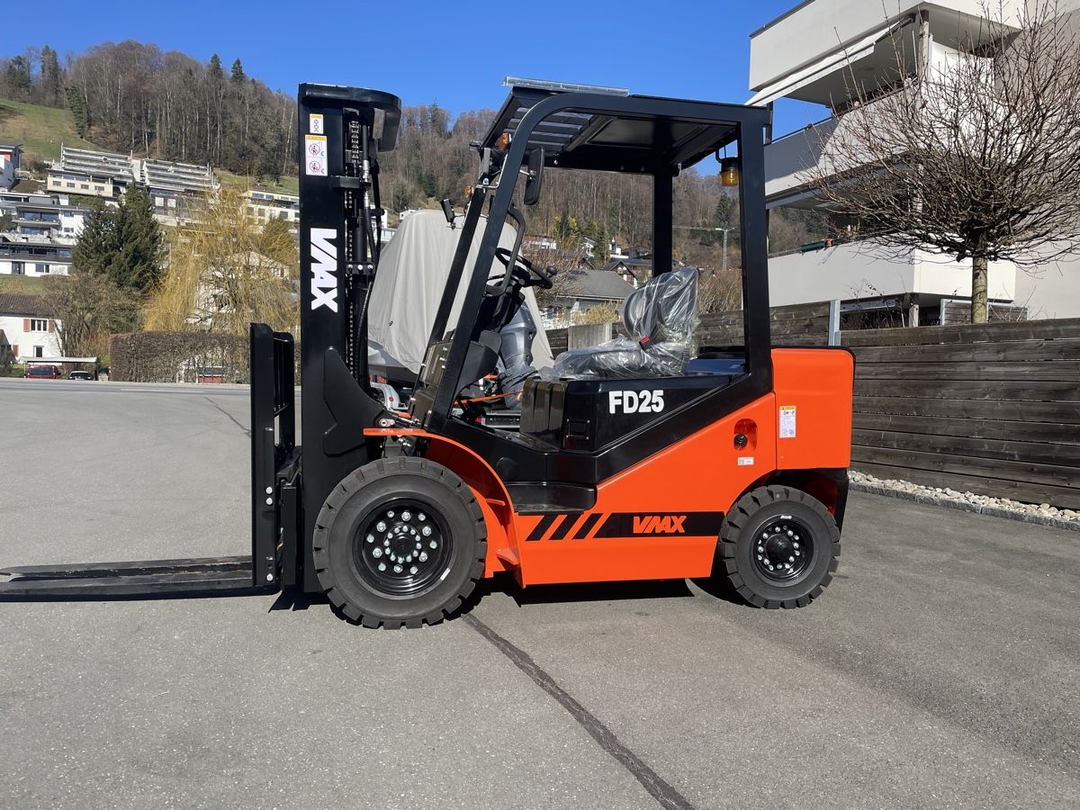 Diesel Carrelli elevatori e a forche: 2.5t Diesel Stapler mit Yanmar Motor – Nuovo (secondo la descrizione) da Malters venduto da cha_cy92