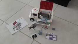 K.. 116 R T J) Schleich 42370 Pferde Transporter, Tierarzt