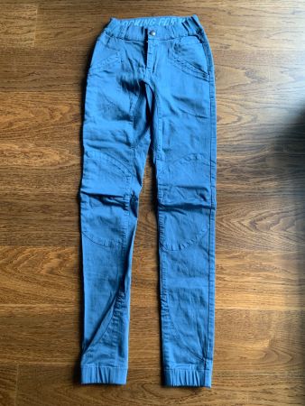 NEW women looking for wild blue climbing pants size XS