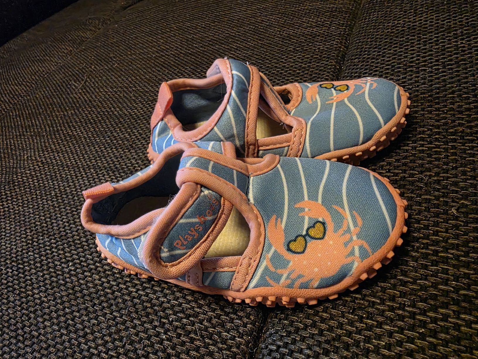 Scarpe per ragazzi: Kinder Badeschuhe Gr. 20/21 – Nuovo (secondo la descrizione) da Geltwil venduto da Melly1989