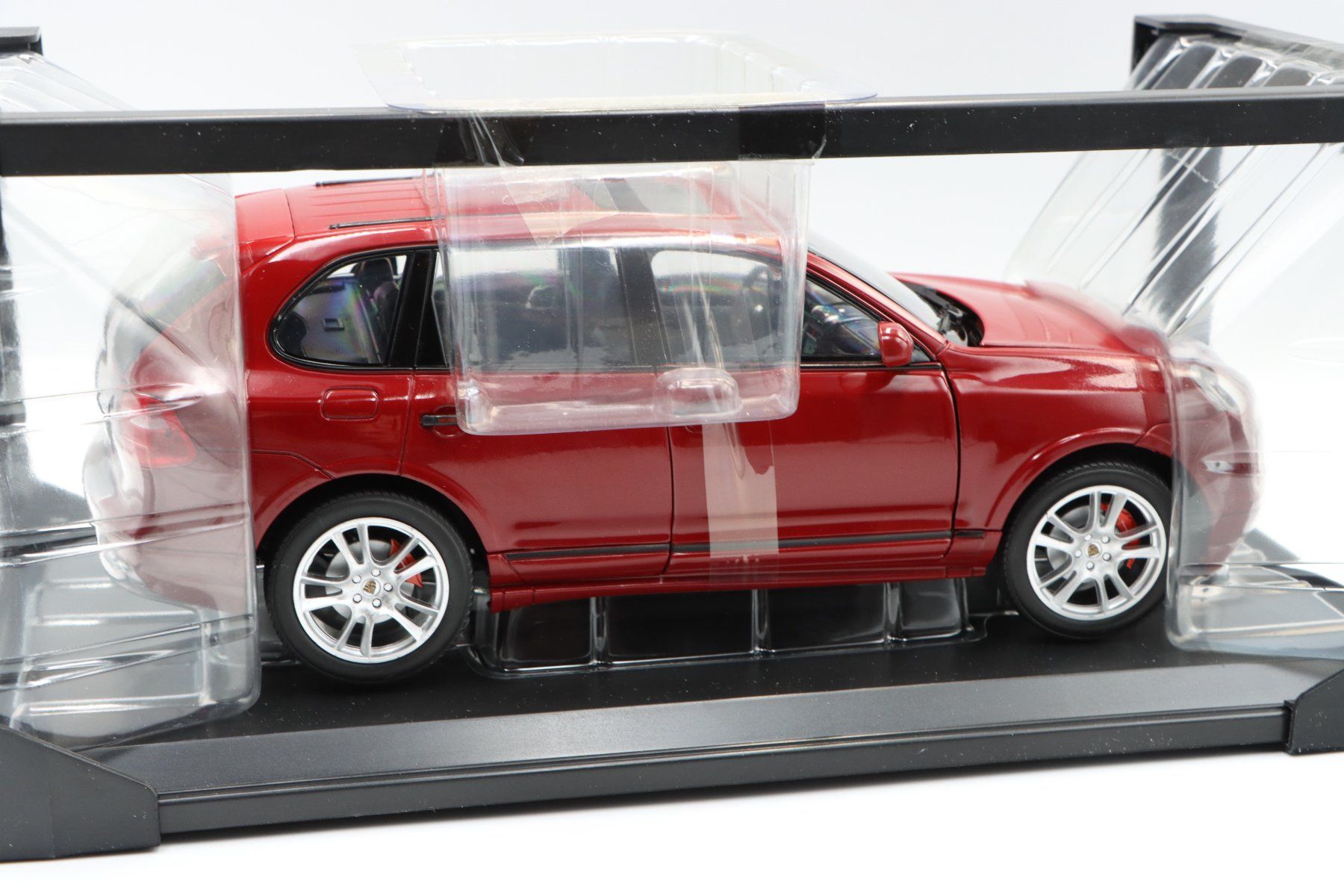 Porsche Modellini d'auto: Porsche Cayenne GTS 2008 1:18 Norev – Nuovo e nell'imballaggio originale da Bühl b.Aarberg venduto da modelldiecast 6