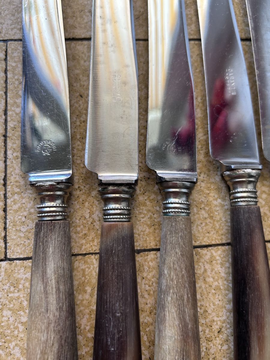 Set di posate: Besteck Set mit Holzgriffen 58 Teile versilbert  – Usato da Zürich venduto da ann_9fv5 7