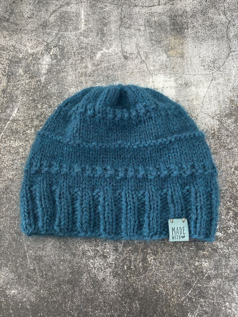 Copricapi, berretti & cappellini: Beanie de luxe pièce unique – Nuovo e nell'imballaggio originale da Randogne venduto da BonnieG 1