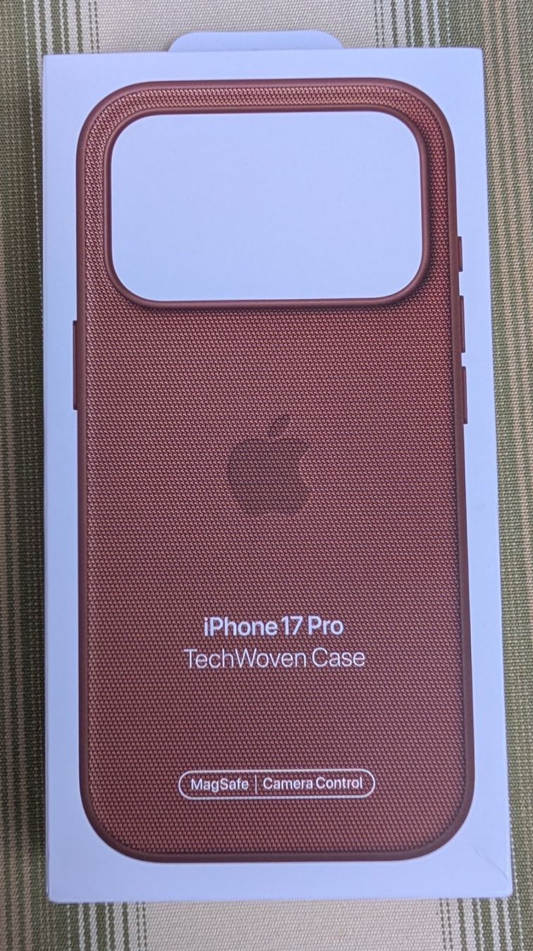 Apple Cover & Protezioni schermo: iPhone 17 Pro TechWoven Case mit MagSafe - Siena – Nuovo e nell'imballaggio originale da Herrliberg venduto da aandrey