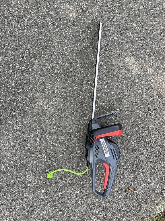 Alle Maschinen: Taille haie électrique  – Gebraucht aus Villars-sur-Glâne von Jeanne_z8yk 1