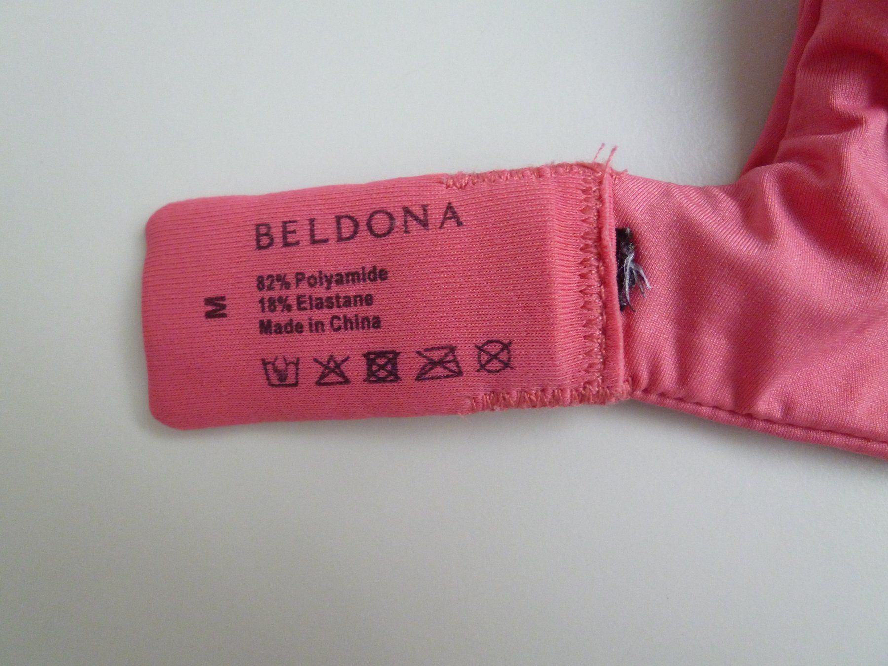 Beldona Altra biancheria intima: BELDONA pinkroter bügelloser BH Gr. M – Usato da Dättlikon venduto da Mamakuga 1