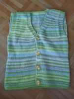 Gestrickte Kinderweste in bunten Frühlingsfarben, Gr. 104