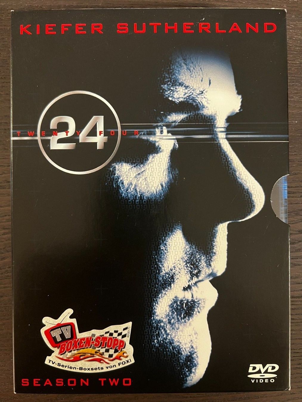 Tutti i DVDs: 24 Season Two – Usato da Zürich venduto da FilmFreunde