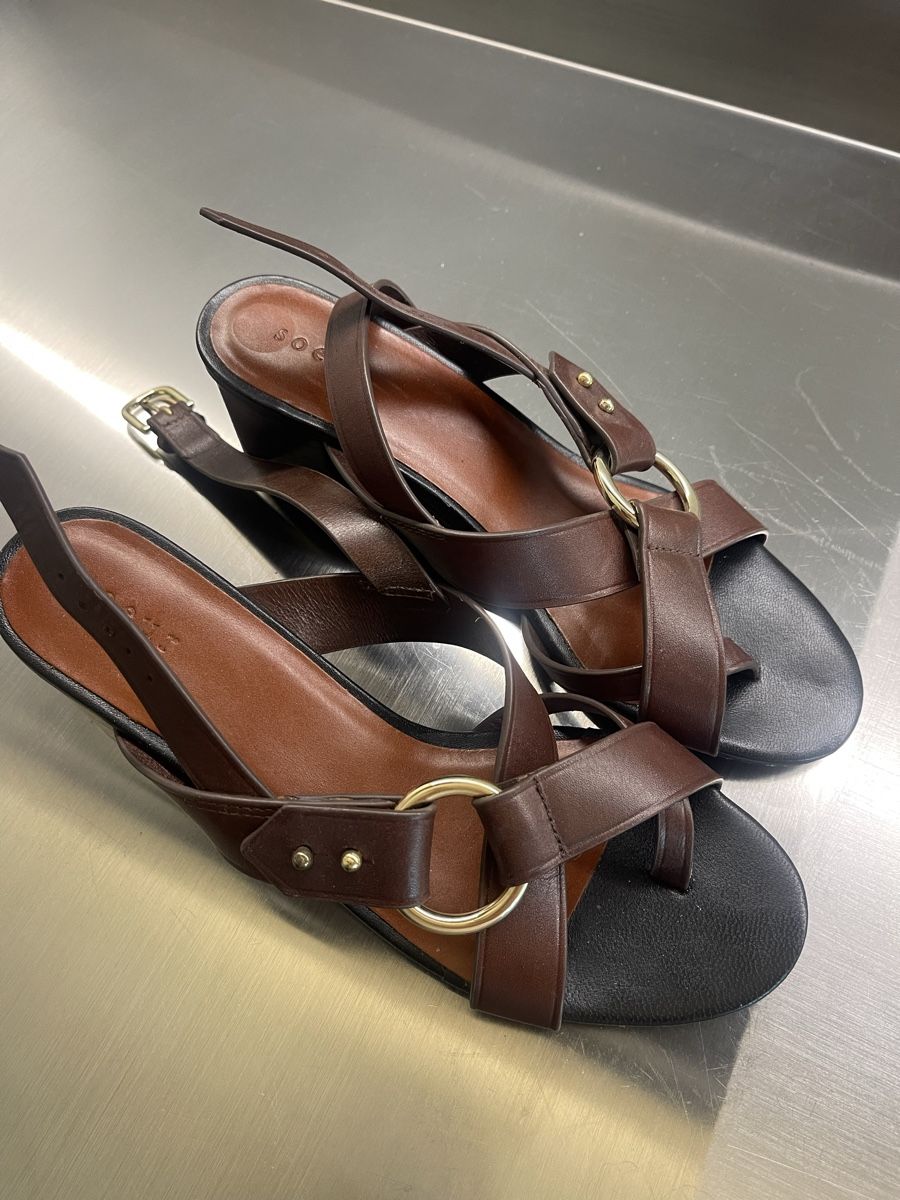 Chaussures femmes: Sandalen echt Leder – Neuf (Voir description) à Dübendorf par MyFashionArchive