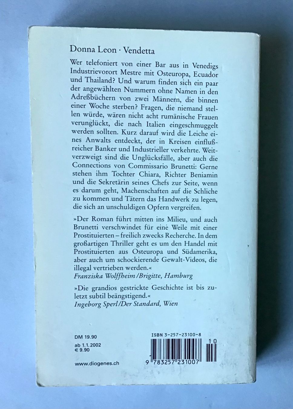 Libri: Donna Leon, Fall 4: Vendetta – Usato da Bubendorf venduto da Alpenheidi 1