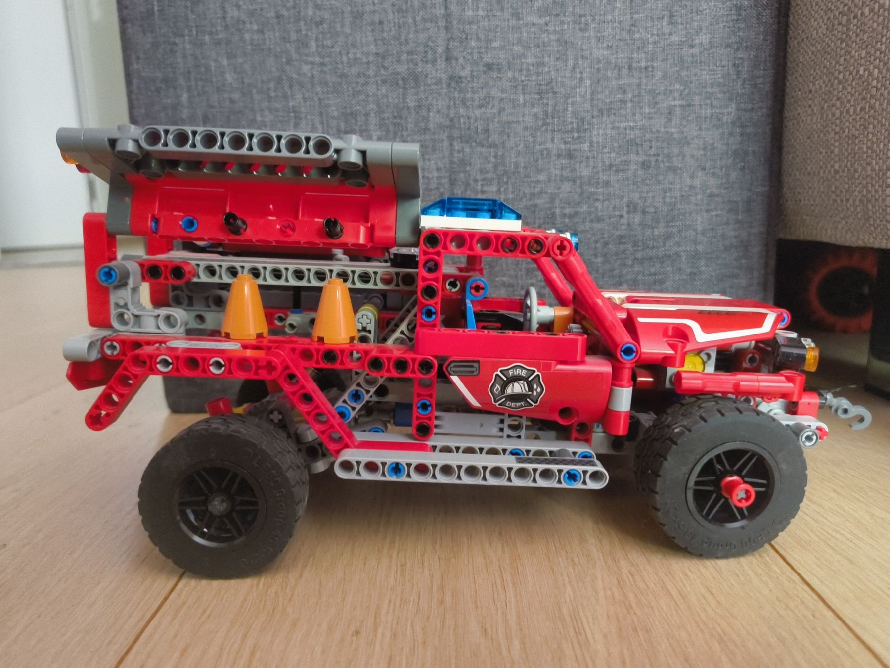 Lego Spielzeuge: LEGO Technic First Responder 42075 – Gebraucht aus Uetikon am See von Uetikon 1