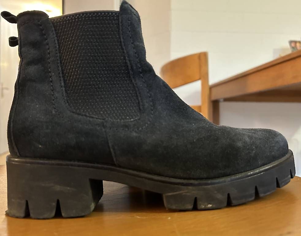 Gabor Scarpe da donna: Wildlederschuh schwarz von Gabor – Usato da Schüpfen venduto da mbern09