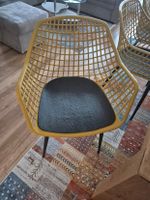 6 gelbe Designer Stühle mit schwarzen Sitzkissen. Top!