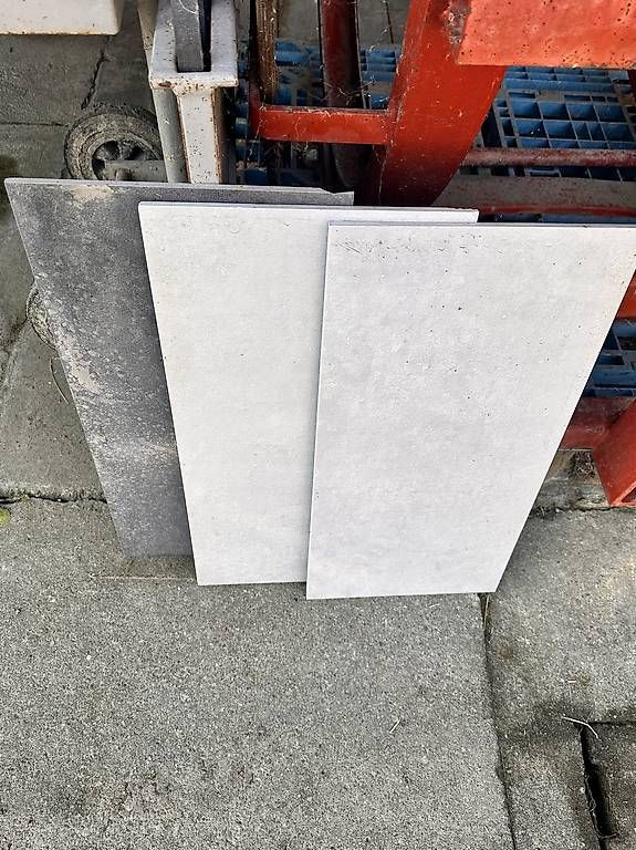 Revêtements de sol: Keramikplatten – D'occasion à Rapperswil BE par Aladytom 1