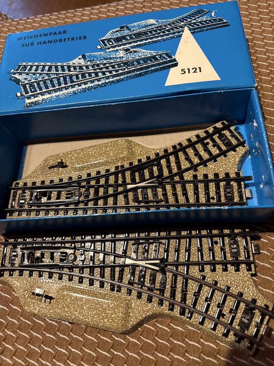 Märklin Modellini di ferrovie: Marklin vintage, trains et rails divers! – Usato da Ste- Croix venduto da boutondor64 1
