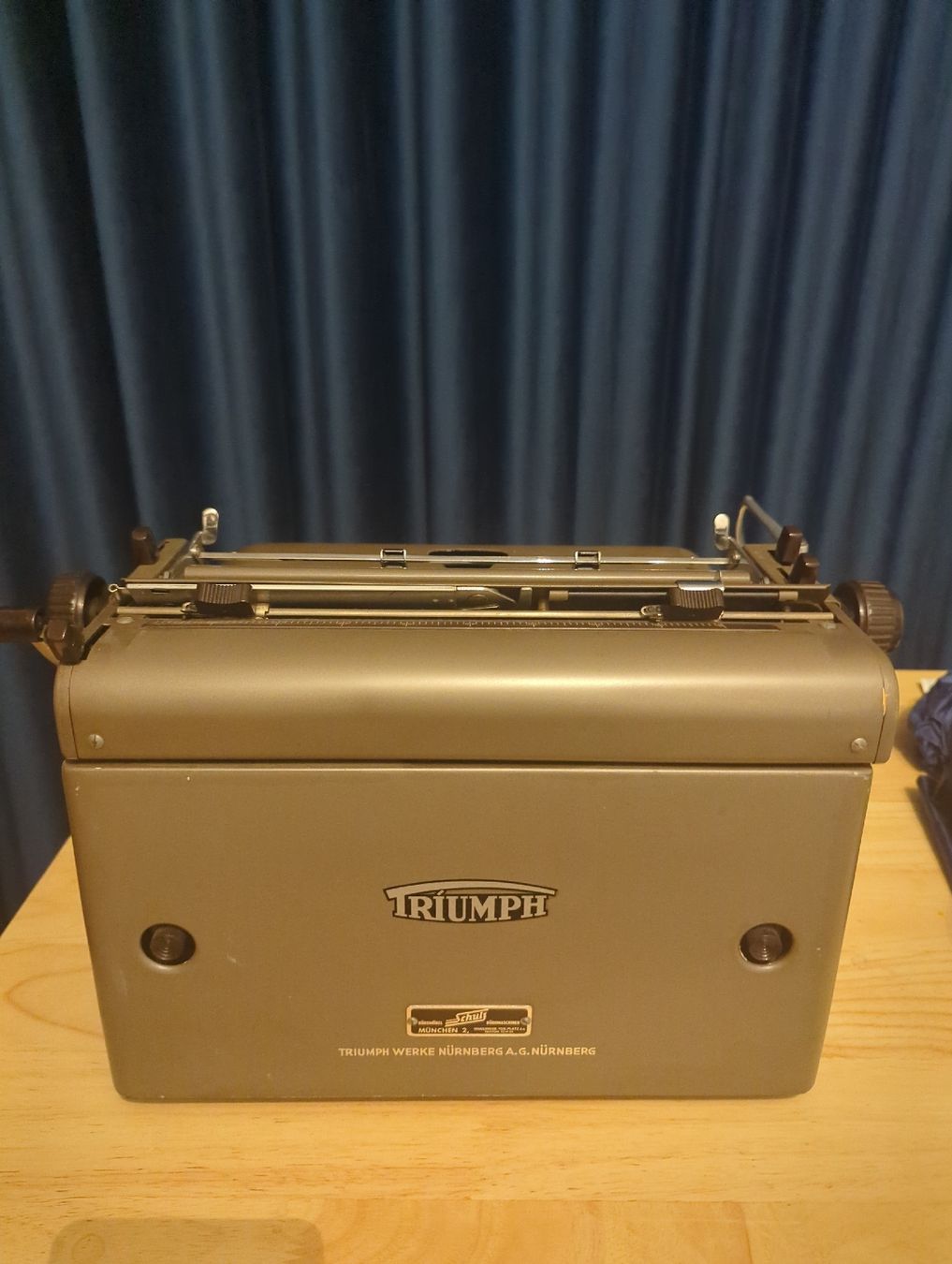 Triumph Macchine da scrivere: Triumph typewriter good condition – Usato da Zürich venduto da opopoca 2