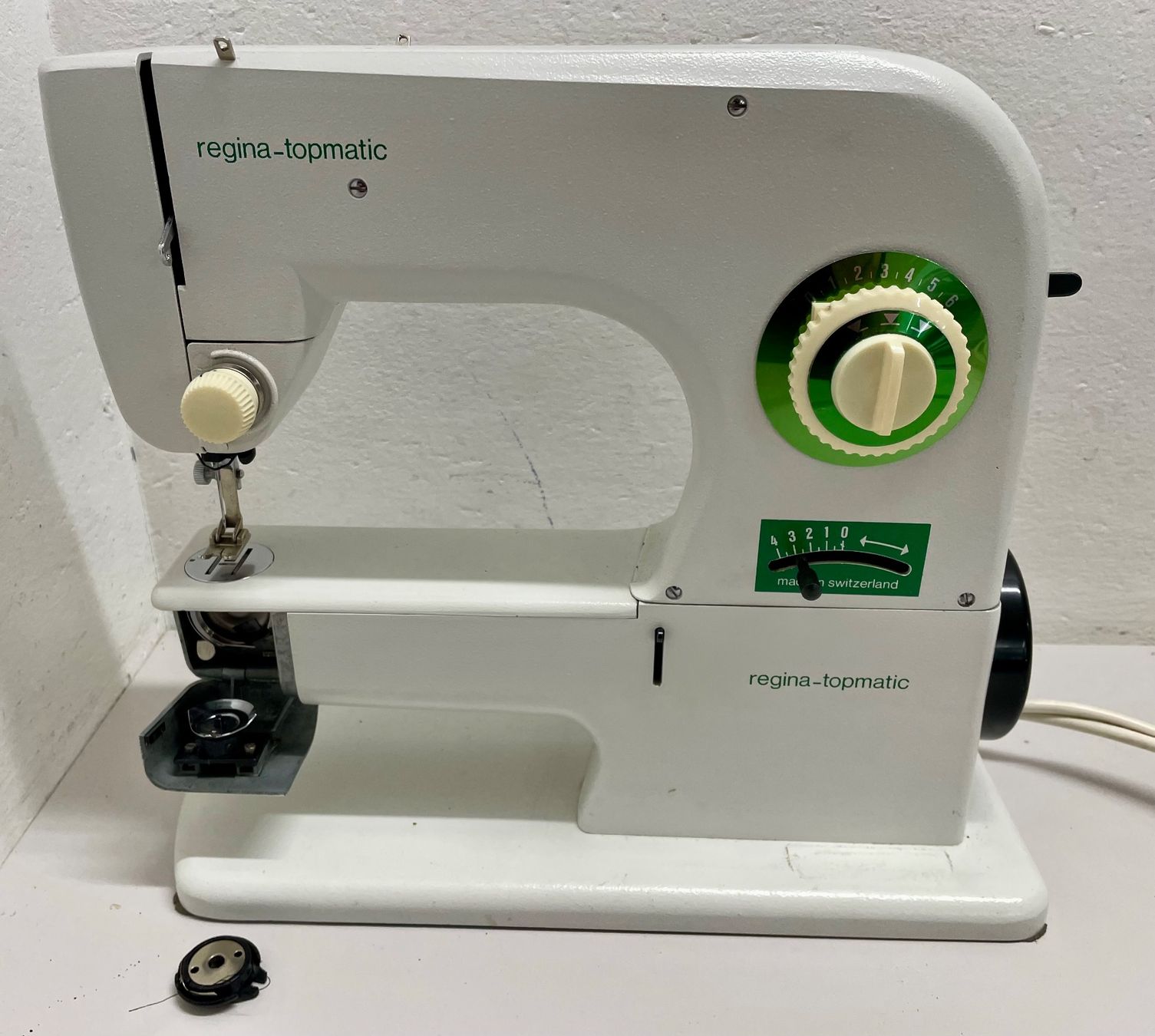 Bernina Macchine da cucire: Satrap Regina Topmatic Nähmaschine – Usato da Niederdorf venduto da LeptonAG 1