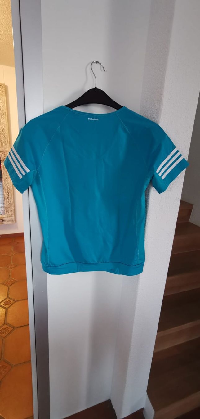 Adidas T-Shirts: Sport T-Shirt Adidas – Gebraucht aus Uetendorf von Heyhey3661 1