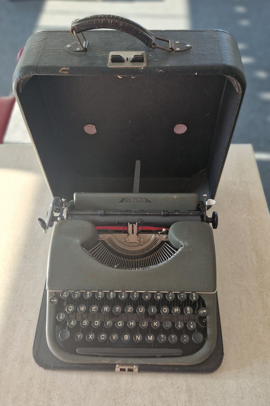 Schreibmaschinen: Schreibmaschine PATRIA, vintage – Gebraucht aus Regensdorf von Beeker