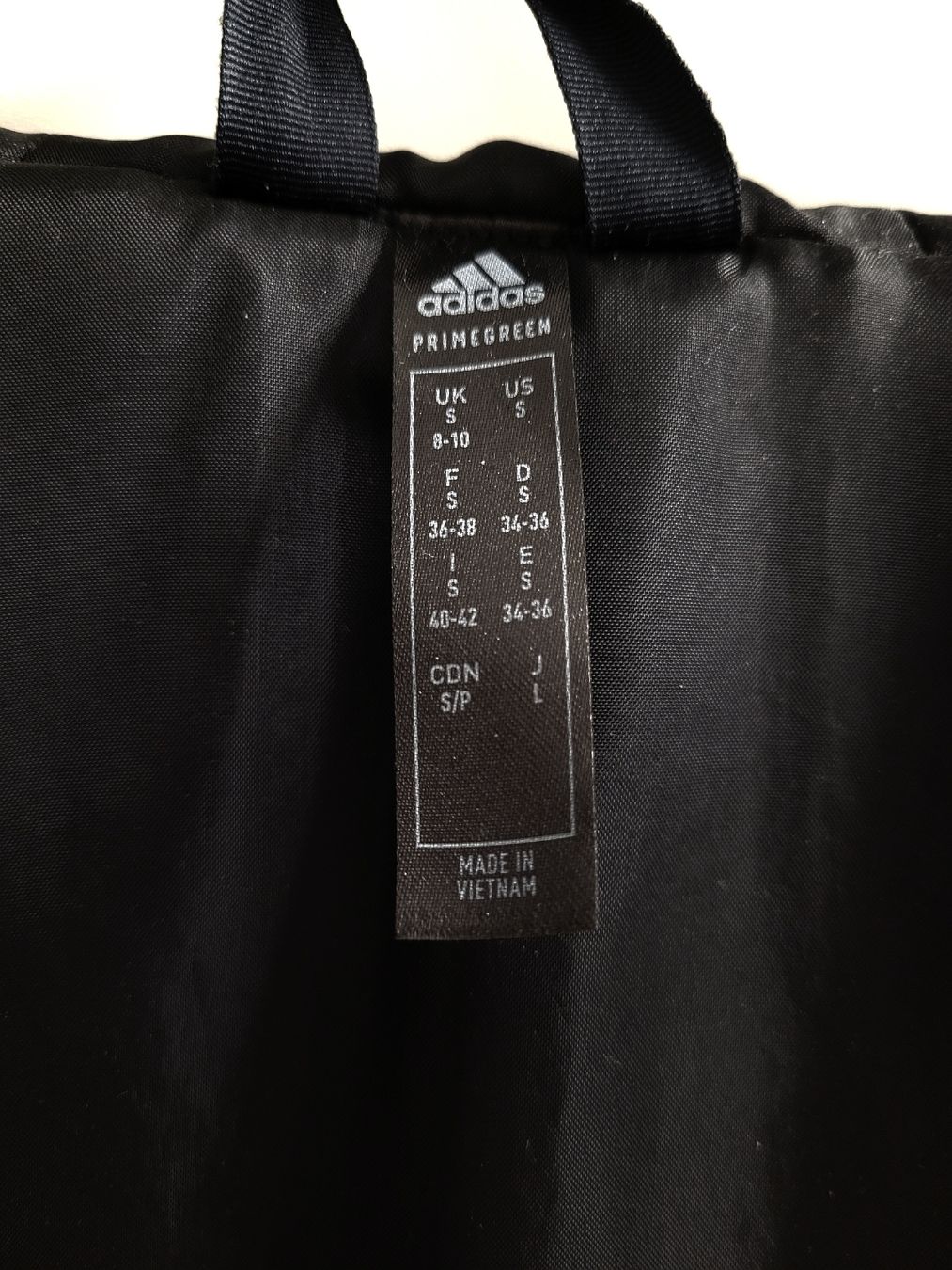 Adidas Giacche: Veste Adidas performance – Nuovo (secondo la descrizione) da Biel/Bienne venduto da Leila32 4