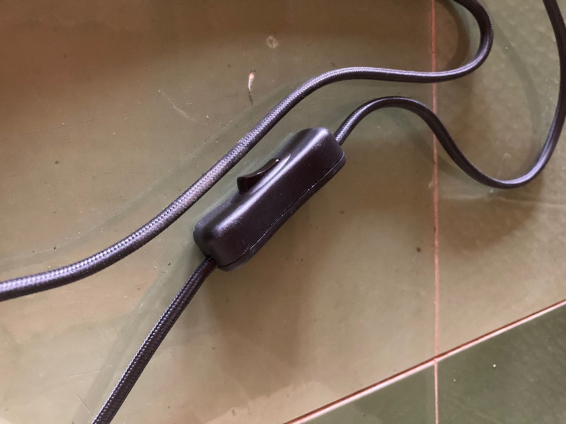 Lampade: Tischlampe, E14, Nachttischlampe – Usato da Neftenbach venduto da 889095 8