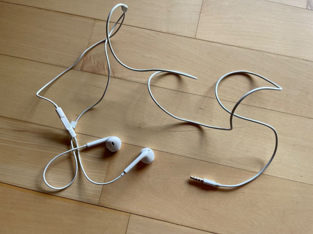 Apple EarPods/Kopfhörerstecker mit 3,5-mm-Miniklinke Weiss Ricardo - | Kaufen auf