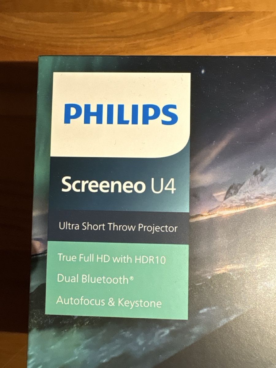 Philips Heimkino: PHILIPS Screeneo U4 Ultra Short Throw Projector neuwertig – Gebraucht aus Spiez von bas_6mrs