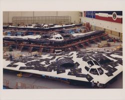 Pressefoto Northrop B-2A Fertigung auf Kodak Fotopapier