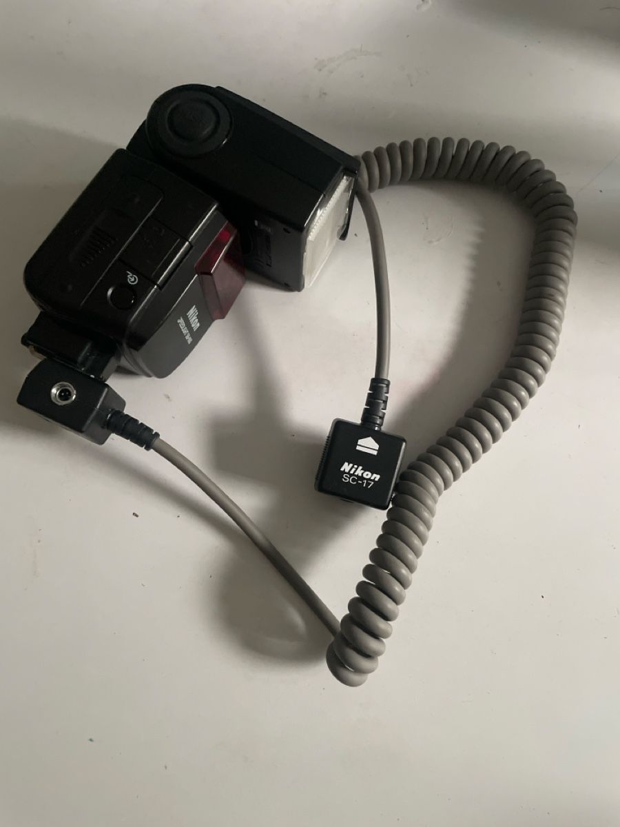 Nikon Flash: Nikon sb 600 Blitz mit sc17 Blitzkabel – Usato da Thun venduto da Villawisteria 1