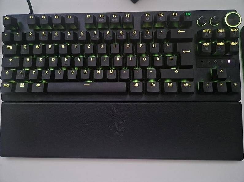 Claviers: Razer Huntsman v3 pro TKL – D'occasion à Gurmels par M4ZEN