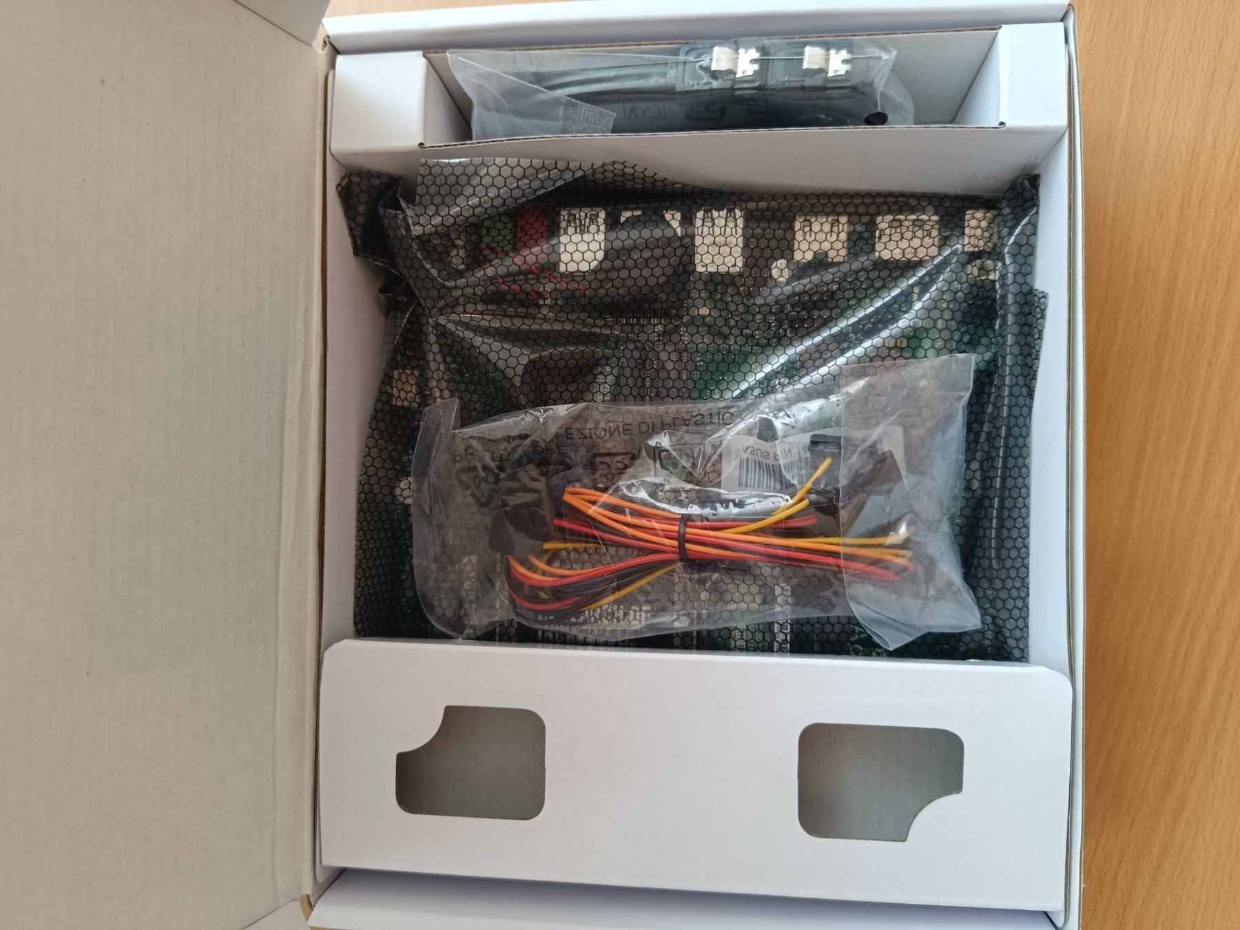 Asus Schede madri: ASUS A620AT-A-CSM thin Mini ITX Mainboard AM5 – Nuovo (secondo la descrizione) da Sitterdorf venduto da phoenix_85 2