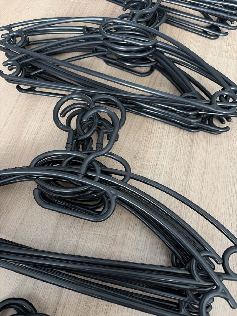 Appendiabiti: Kleiderbügel 78 x schwarz  – Usato da Meierskappel venduto da Coke 1
