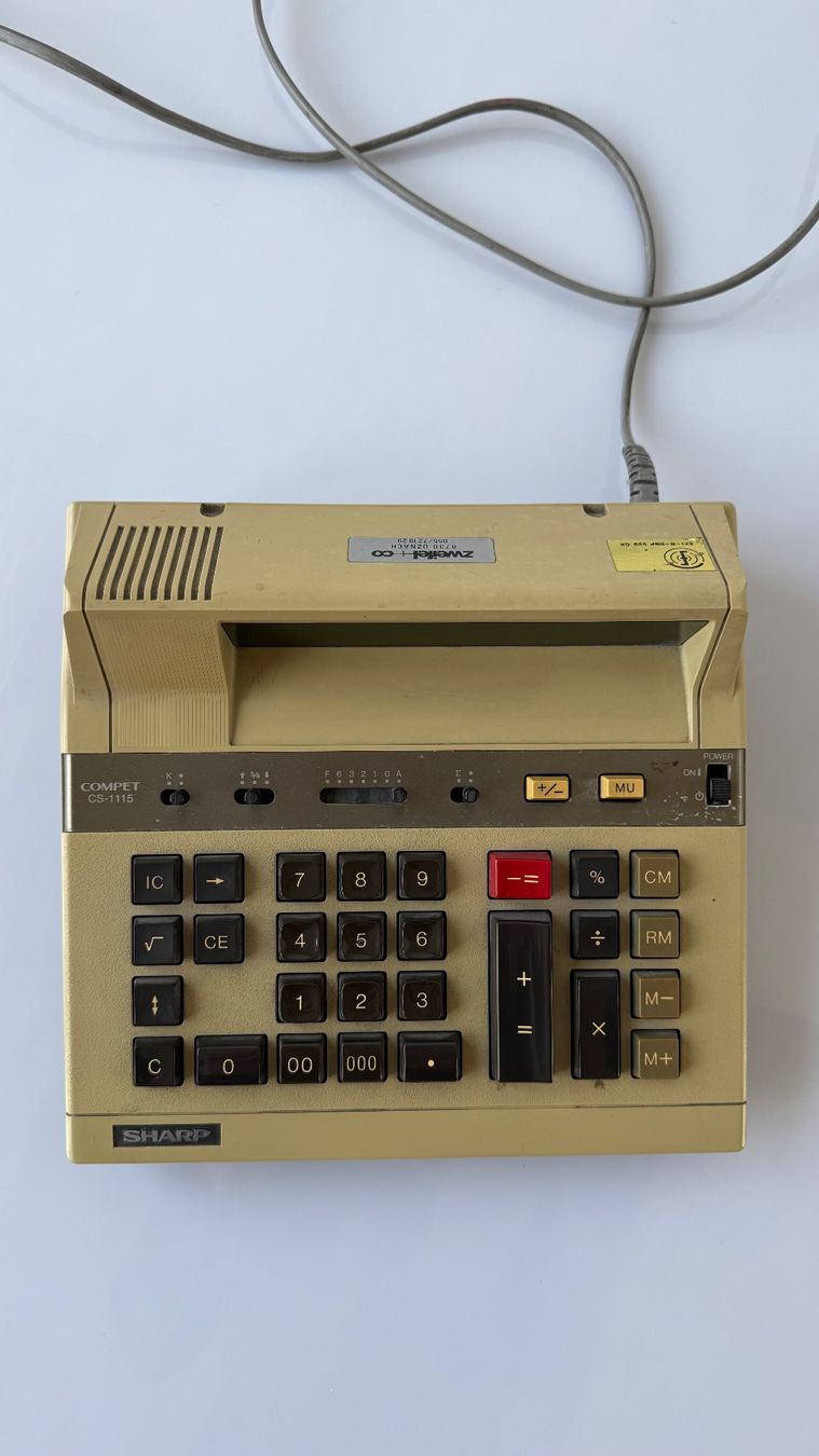 Sharp Taschenrechner: SHARP Electronic Tascherechner Compet CS-1115 – Gebraucht aus Jonen von BMWE369