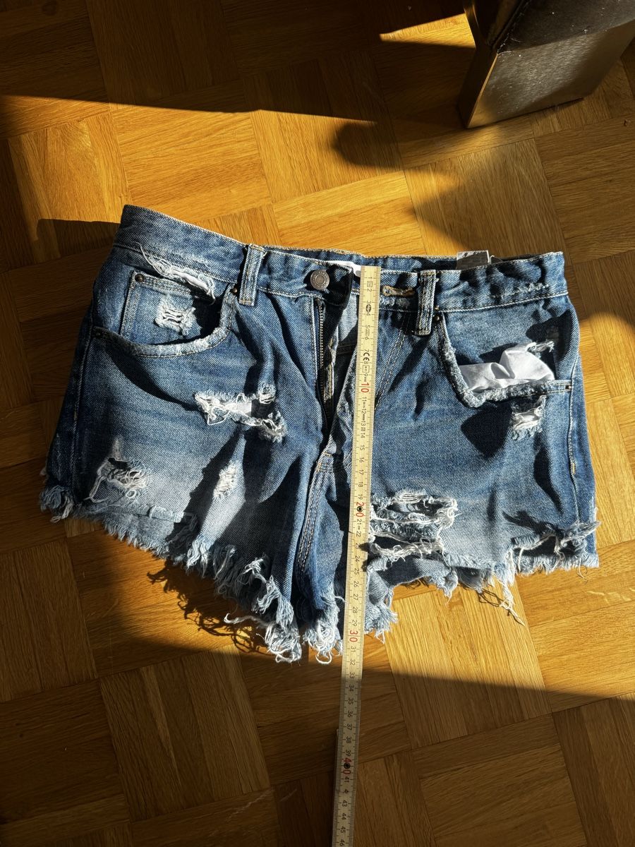 Jeans: Hot Pants Jeans – Nuovo (secondo la descrizione) da Zürich venduto da forestF4iry