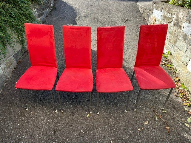 Chaises: Stühle rot – D'occasion à Dietikon par dbi_rqv7