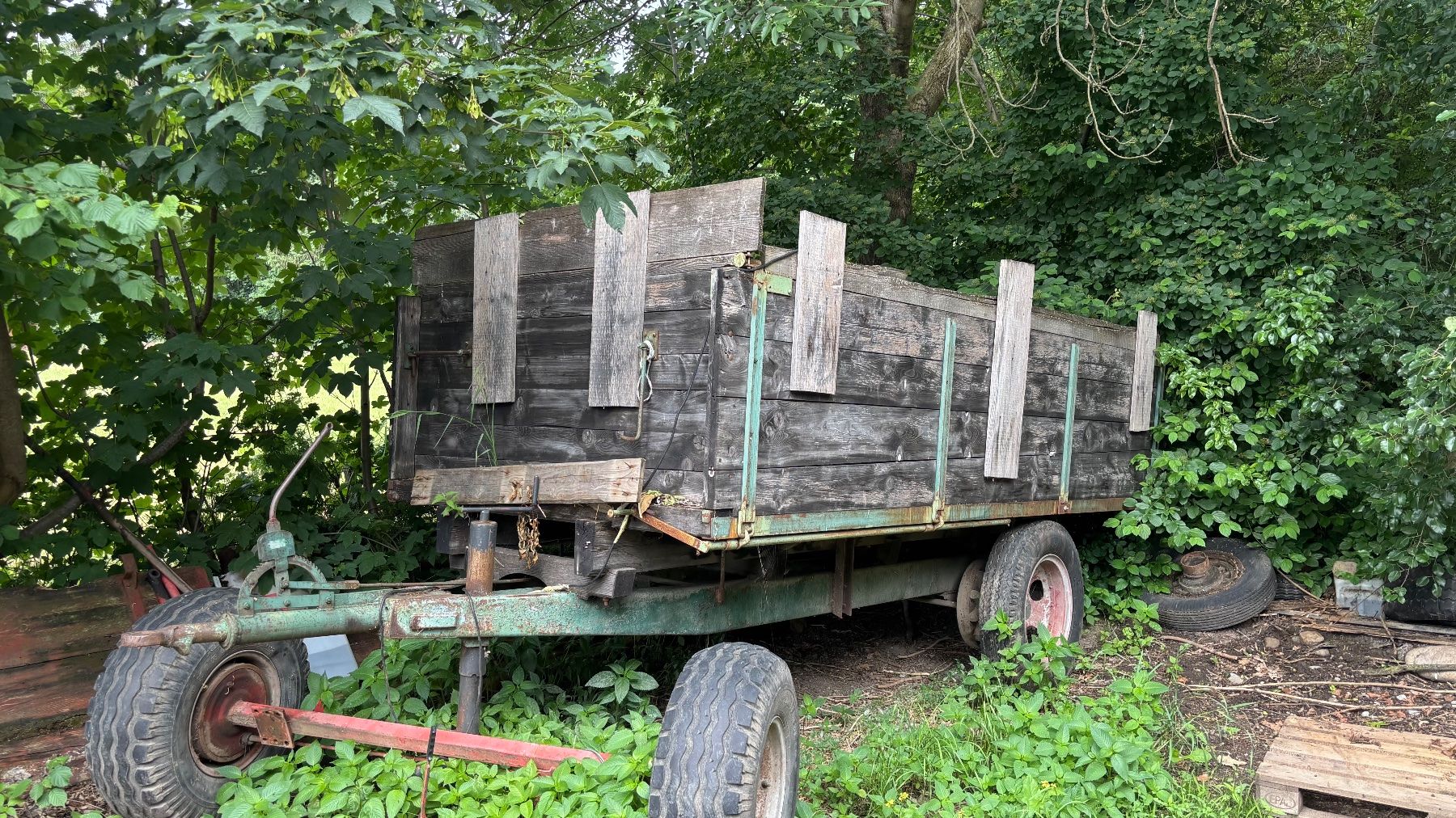 Rimorchi: Rustiger Agro-Anhänger aus Holz – Usato da Worb venduto da jon_8wpq