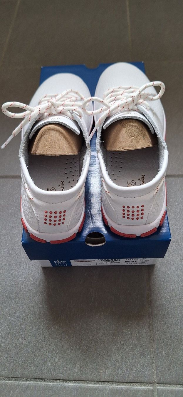 TBS Scarpe da donna: TBS, sneaker blanches, les marinières – Nuovo e nell'imballaggio originale da Lussery-Villars venduto da pousinete02 5