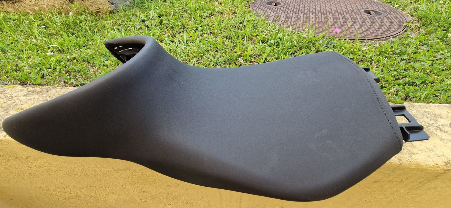 BMW Tutti i ricambio per moto: Selle basse BMW R1250R – Nuovo (secondo la descrizione) da La Tour-de-Peilz venduto da Valcarol