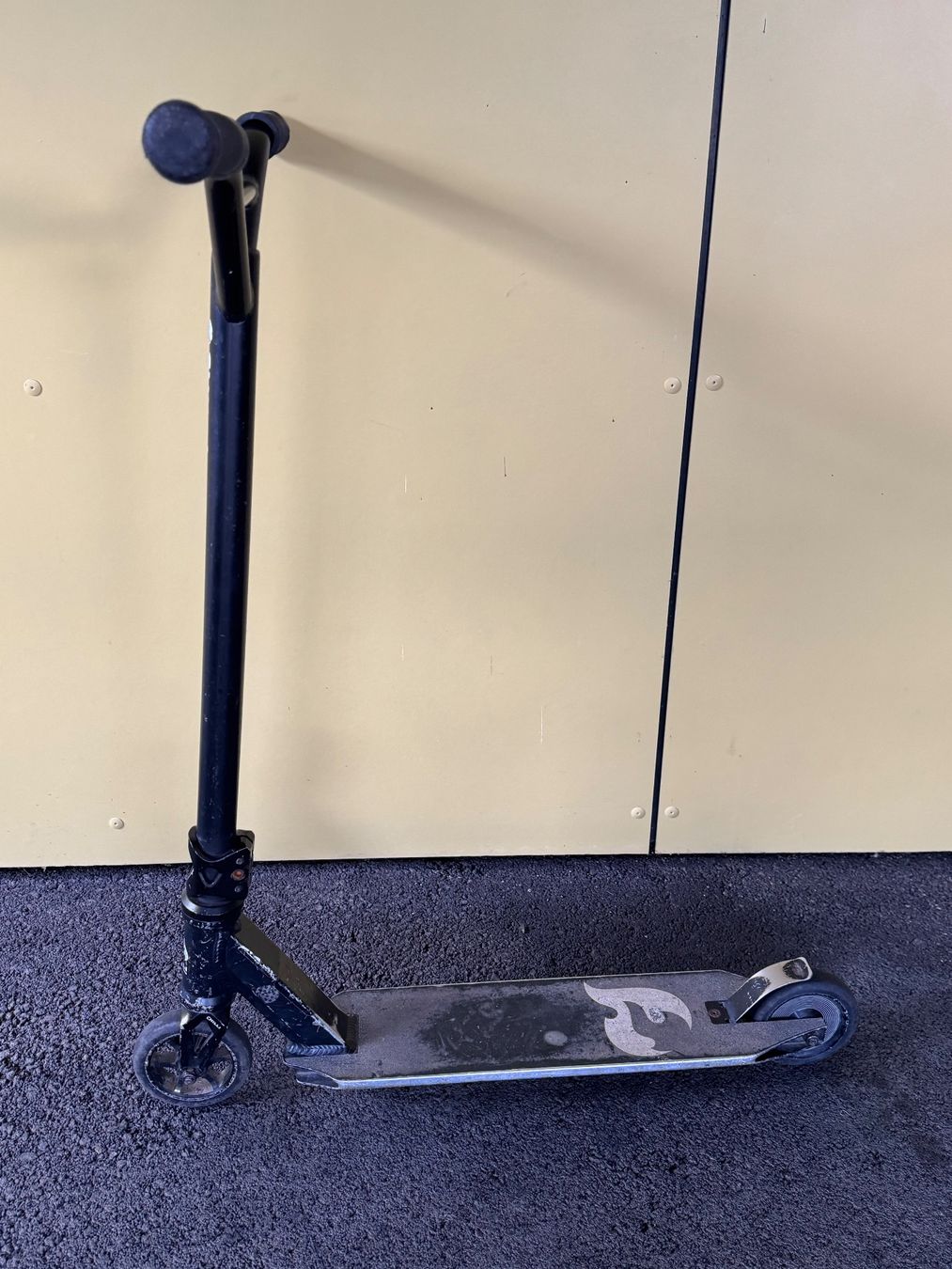 Scooters: Chilli Stunt Scooter schwarz – D'occasion à Steinmaur par Boxsters0