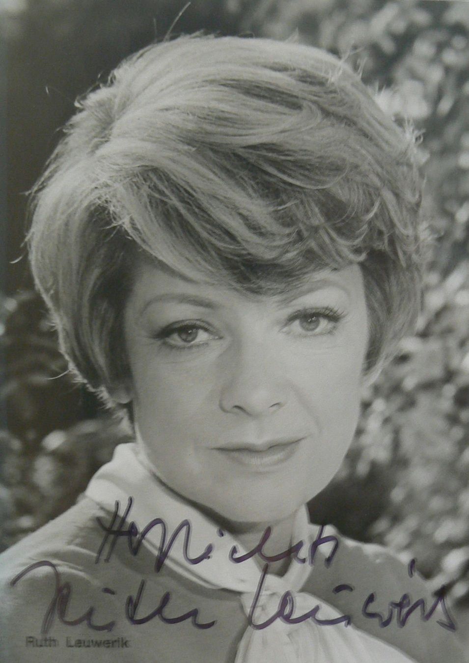 Autogramme: Ruth Leuwerik (1924-2016) Schauspielerin -Autogramm – Gebraucht aus Dietikon von cyranos1