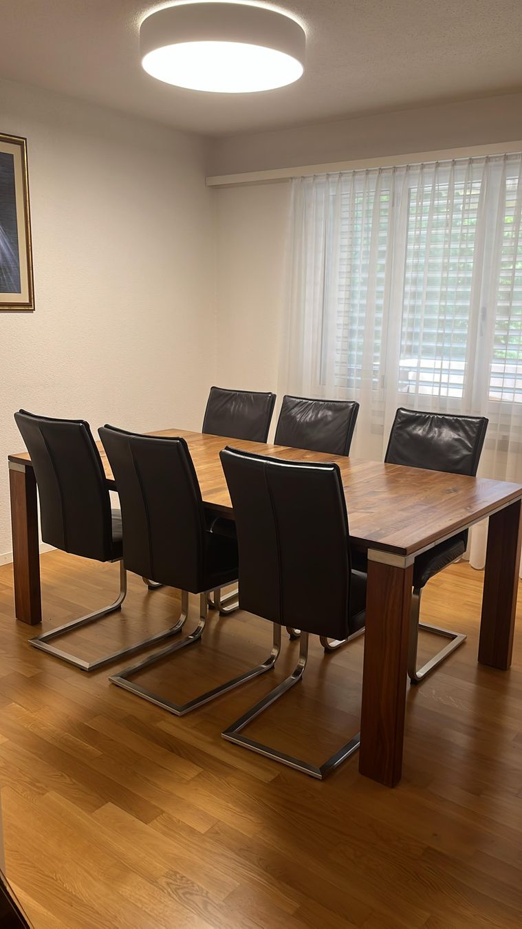 Tavoli: Tisch Nussbaum massiv – Usato da Zürich venduto da ras_5mct