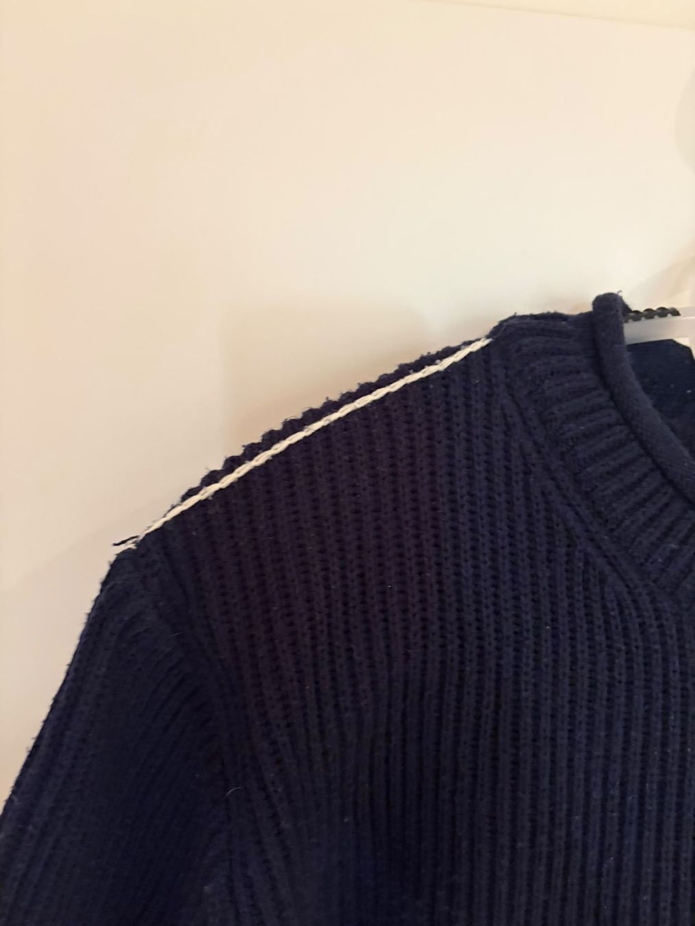 Maglioni & Felpe: Pullover Miller dunkelblau gerippt gebrauchter Zustand – Usato da Dielsdorf venduto da Anthony111 3
