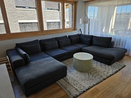 Grosses Ecksofa dunkelgrau mit Récamière guter Zustand