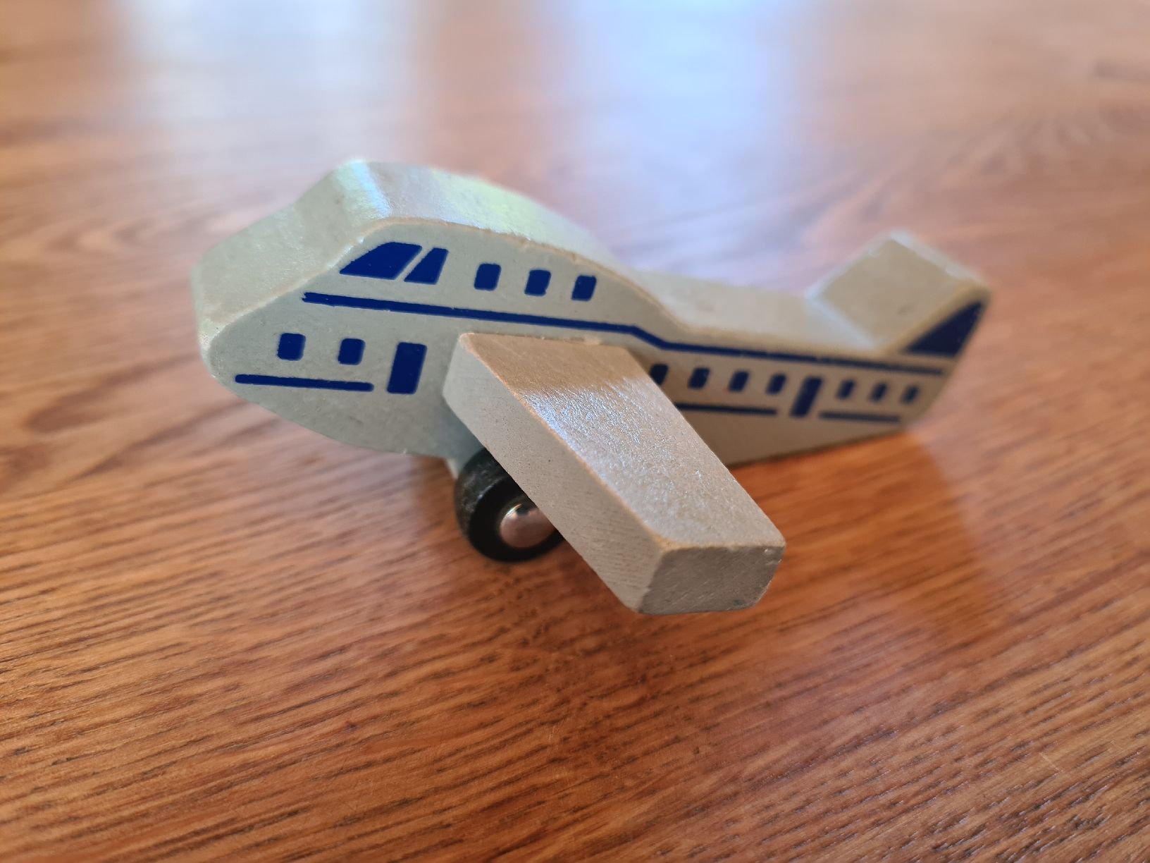 Jouets: Boeing 747 vintage Holzspielzeug – D'occasion à frutigen par Plethora14 1