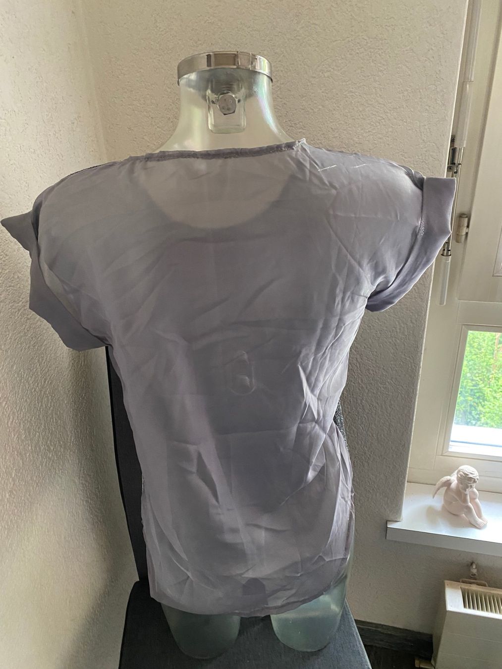 T-Shirts: Shirt silber grau Grösse M transparent – Gebraucht aus Allenwinden von Obalu 1