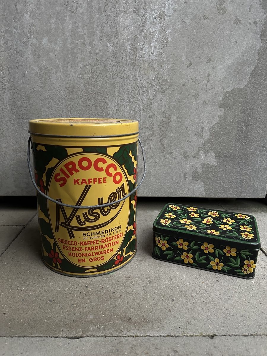 Tutte le decorazioni: Blechdose Sirocco Kaffee und eine Dose mit Blumenmuster – Usato da Windisch venduto da nin_rtk7