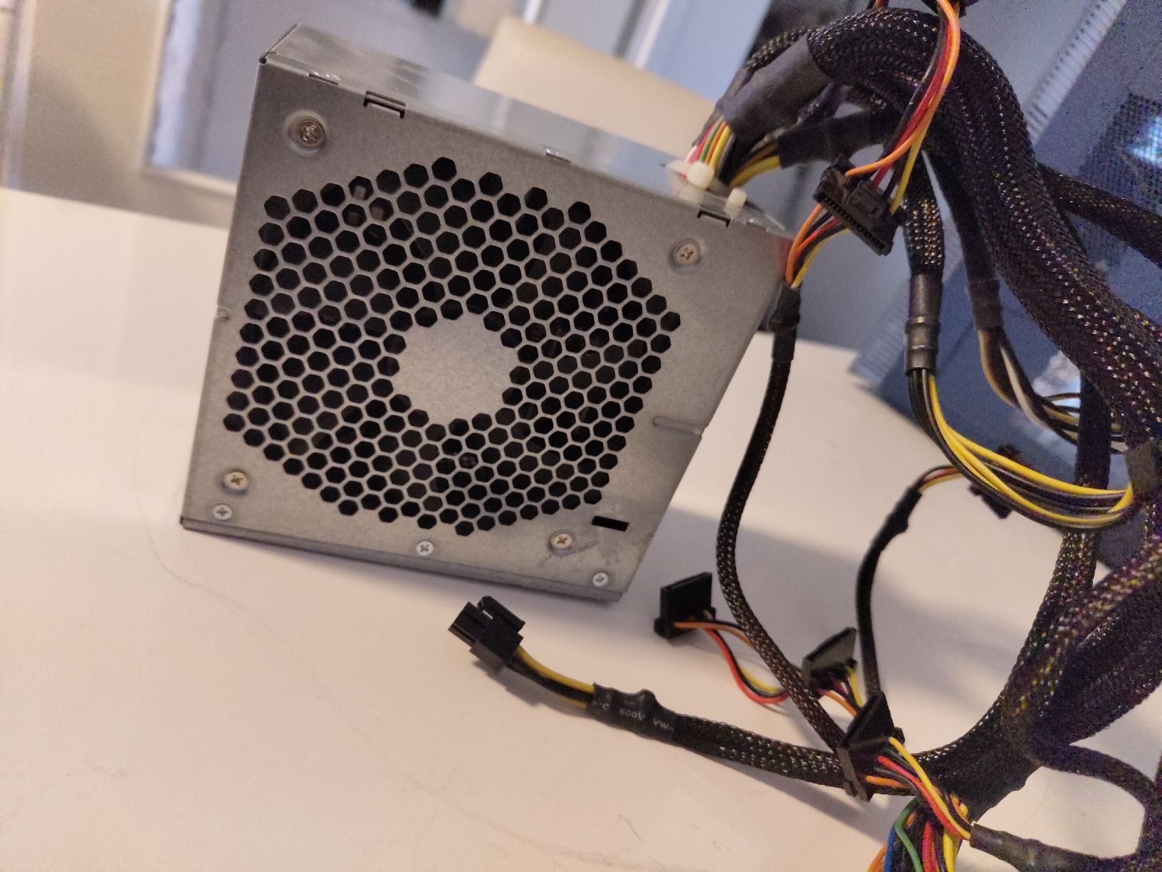 Componenti elettronici: 600W HP Computer Power Supply Unit PSU – Usato da Zetzwil venduto da FrlsNekomaJonny