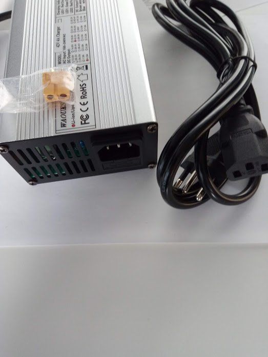 Caricabatterie: 36V electric bicycle battery charger – Nuovo e nell'imballaggio originale da Ermatingen venduto da rik4rdo 2