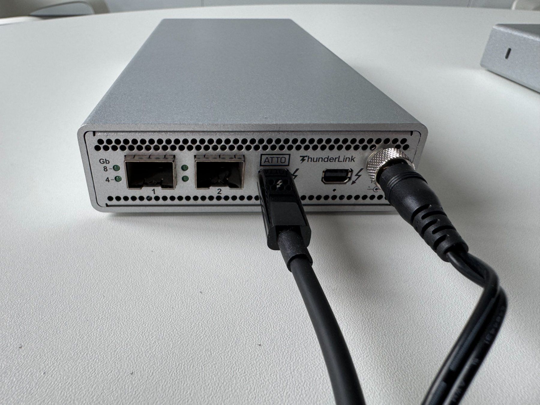 Unità & Adattatore: 3x ATTO ThunderLink Adapter: 2x 2082, 1x 3128 – Usato da Olten venduto da VJii-Productions 7