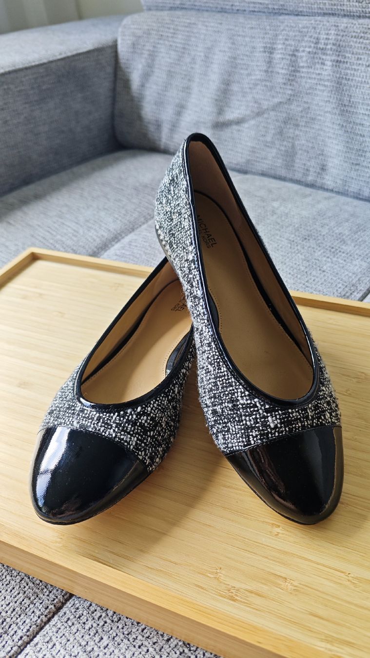 Michael Kors Scarpe da donna: Michael Kors Flats, Black & White Tweed, Size 39 – Nuovo (secondo la descrizione) da Zürich venduto da alu_dzr7